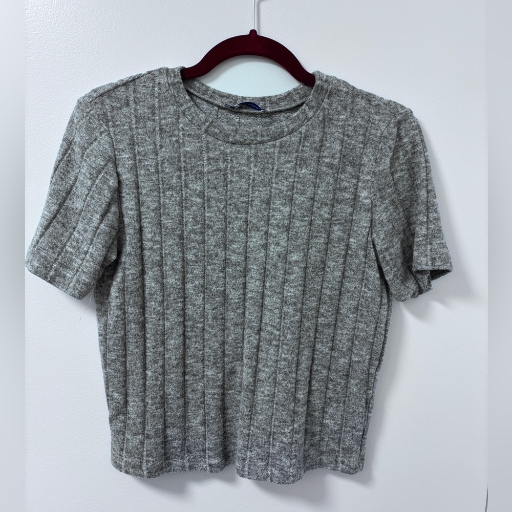 Zara soft pleated cropped blouse, color grey, size medium